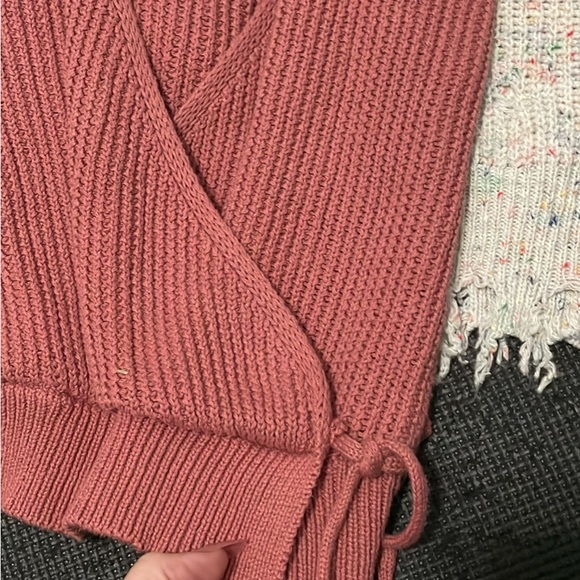 Women’s Sweater Bundle - Picture 3 of 4